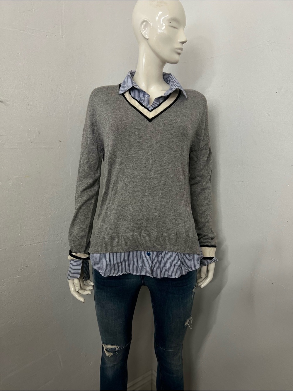 Joie Gray V-Neck Sweater with Cream and Black Trim
